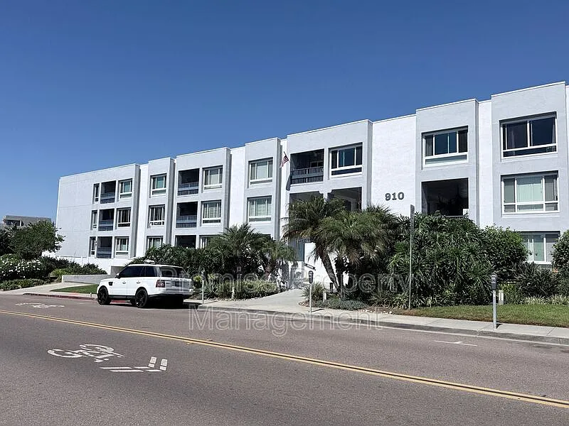2 bed, 2.0 bath, 1226 sqft, $4,500 — Photo 1