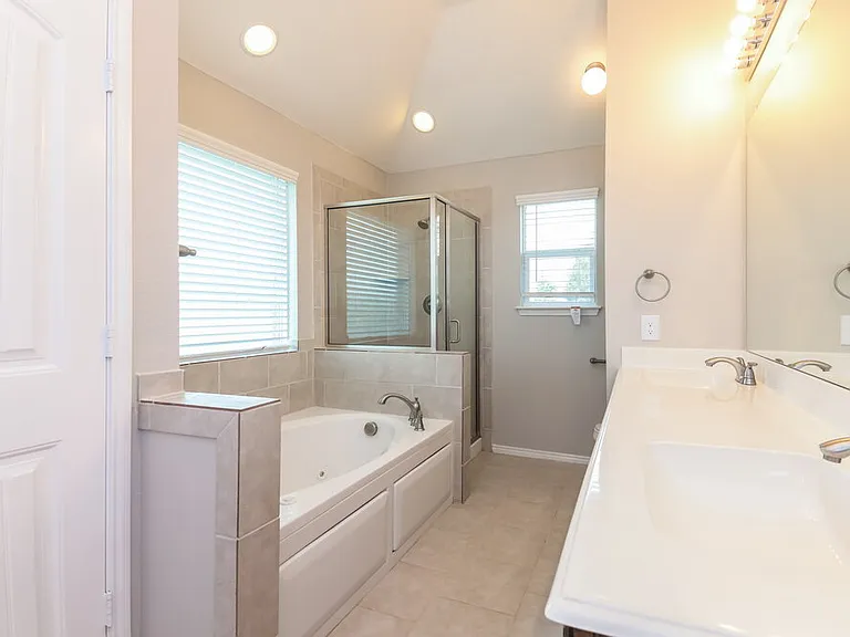 1617 Meadowlark Ln — Photo 11