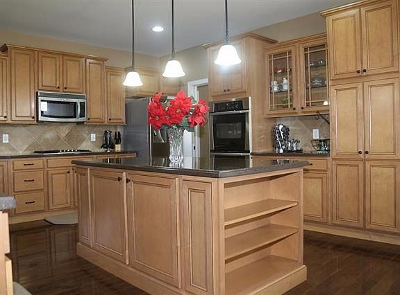 4th image of 2119 Tuscanyview Dr