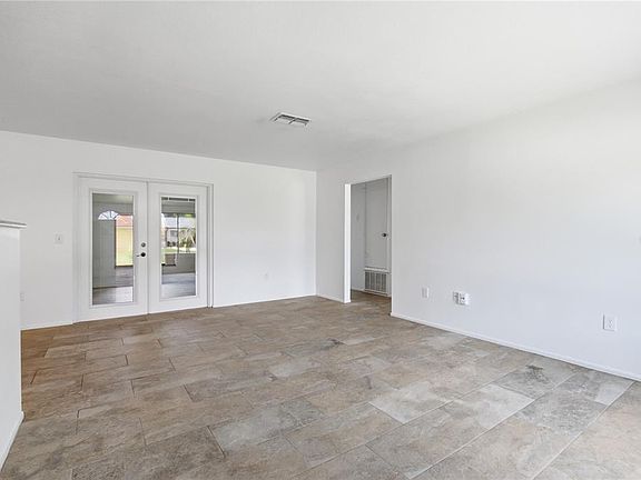 3rd image of 10455 Manassas Cir