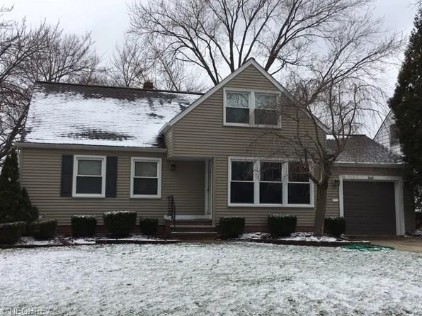 1340 Sunview Rd, Lyndhurst, OH 44124