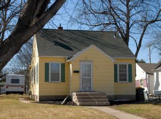 312 10th St N, Olivia, MN 56277