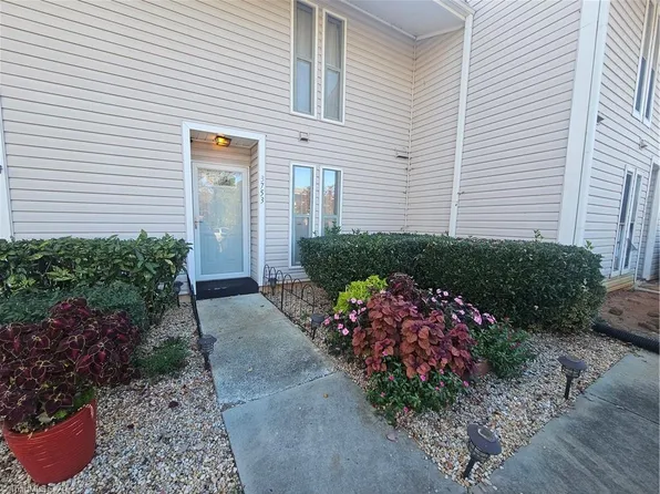 3753 Heathrow Dr, Winston Salem, NC 27127