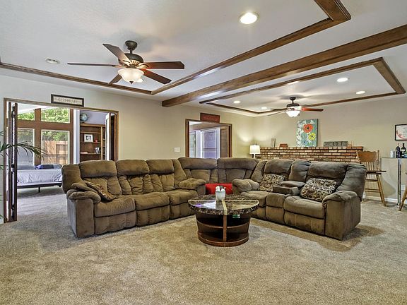 5th image of 5447 Kermit Ln