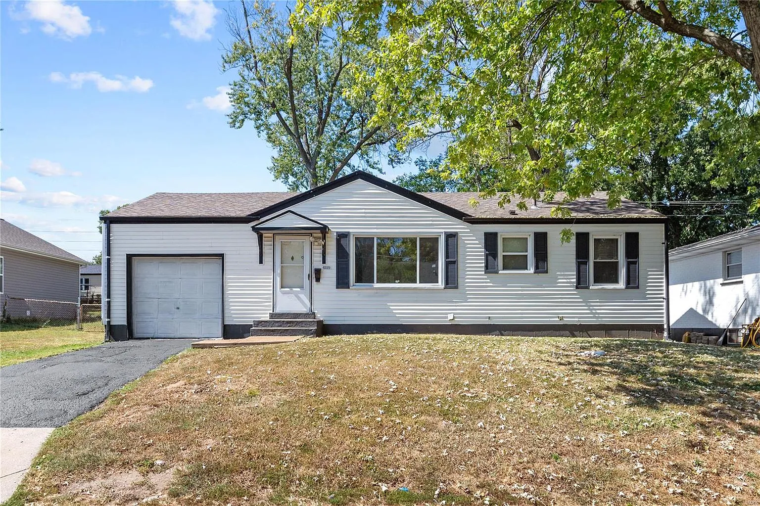 6119 Jackson Ave photo 1