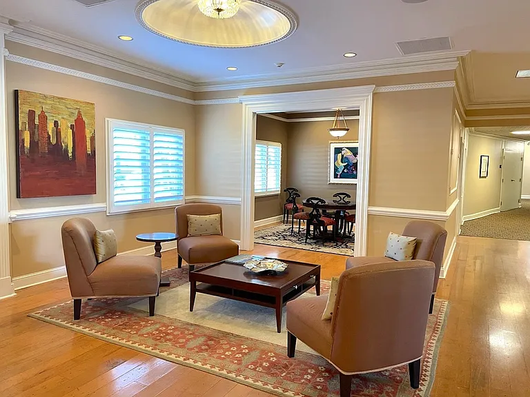 5400 Park Ave #302 — Photo 4