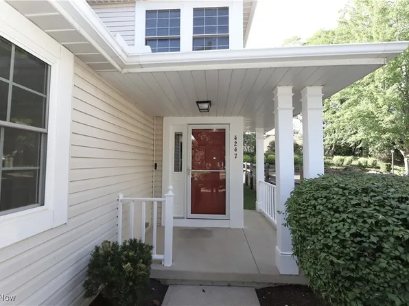 4247 Rolling Hills Dr, Brunswick, OH 44212