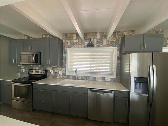3rd image of 127 E Hillcrest Dr