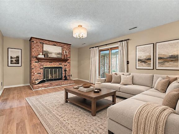 4th image of 9 Sea Cove Ct