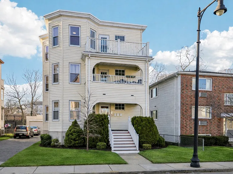 559 Hyde Park Ave #2 — Photo 8