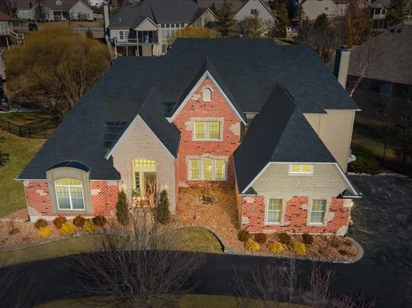 2387 Chad Xing, Saint Charles, MO 63303