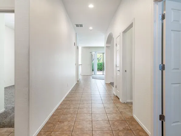 2230 W Calle Del Sol, Phoenix, AZ 85085