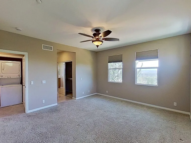 32 Meridian Dr — Photo 17