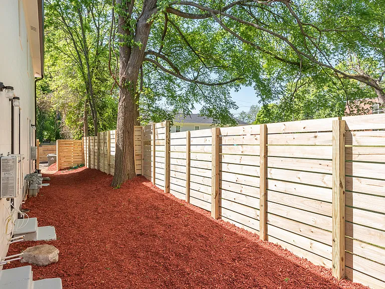 734 E Lenoir St #600 — Photo 11
