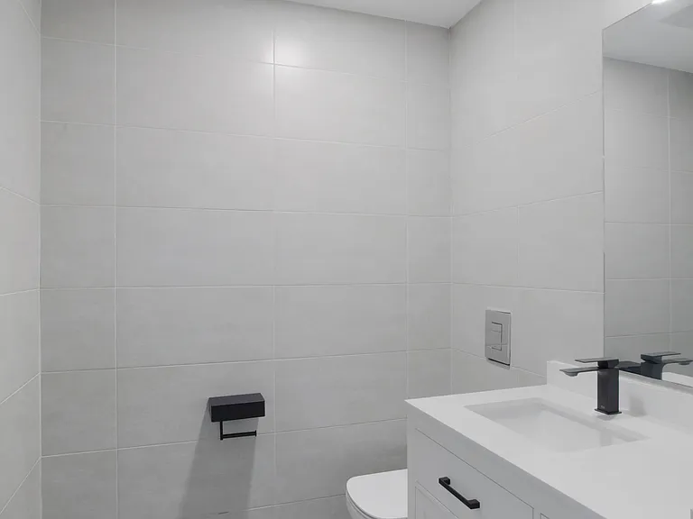 311 W 46th St #2B — Photo 5
