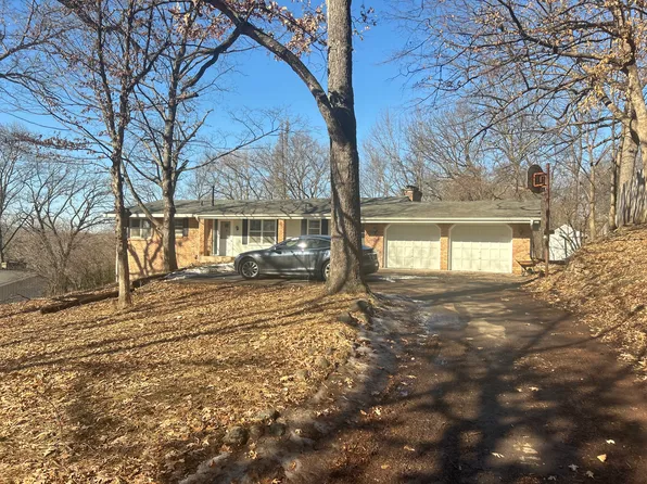 15802 Oak Ridge Rd, Eden Prairie, MN 55346