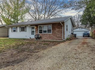 2006 Parkdale Dr, Champaign, IL 61821