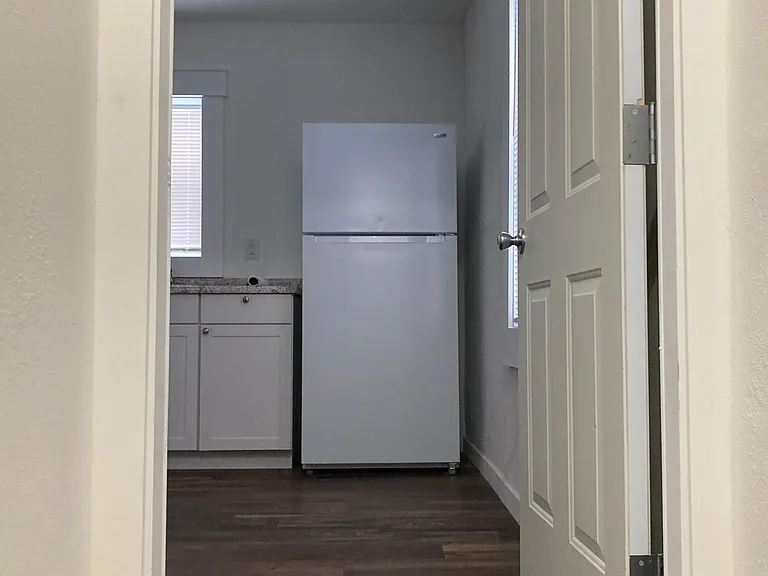 503 Cook Ave — Photo 6