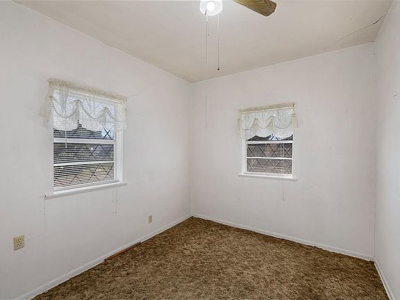 3rd image of 604 N 3rd St