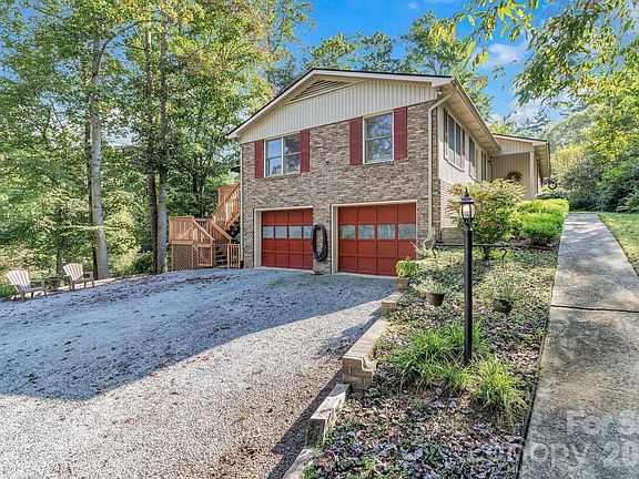 4th image of 238 Park Ln