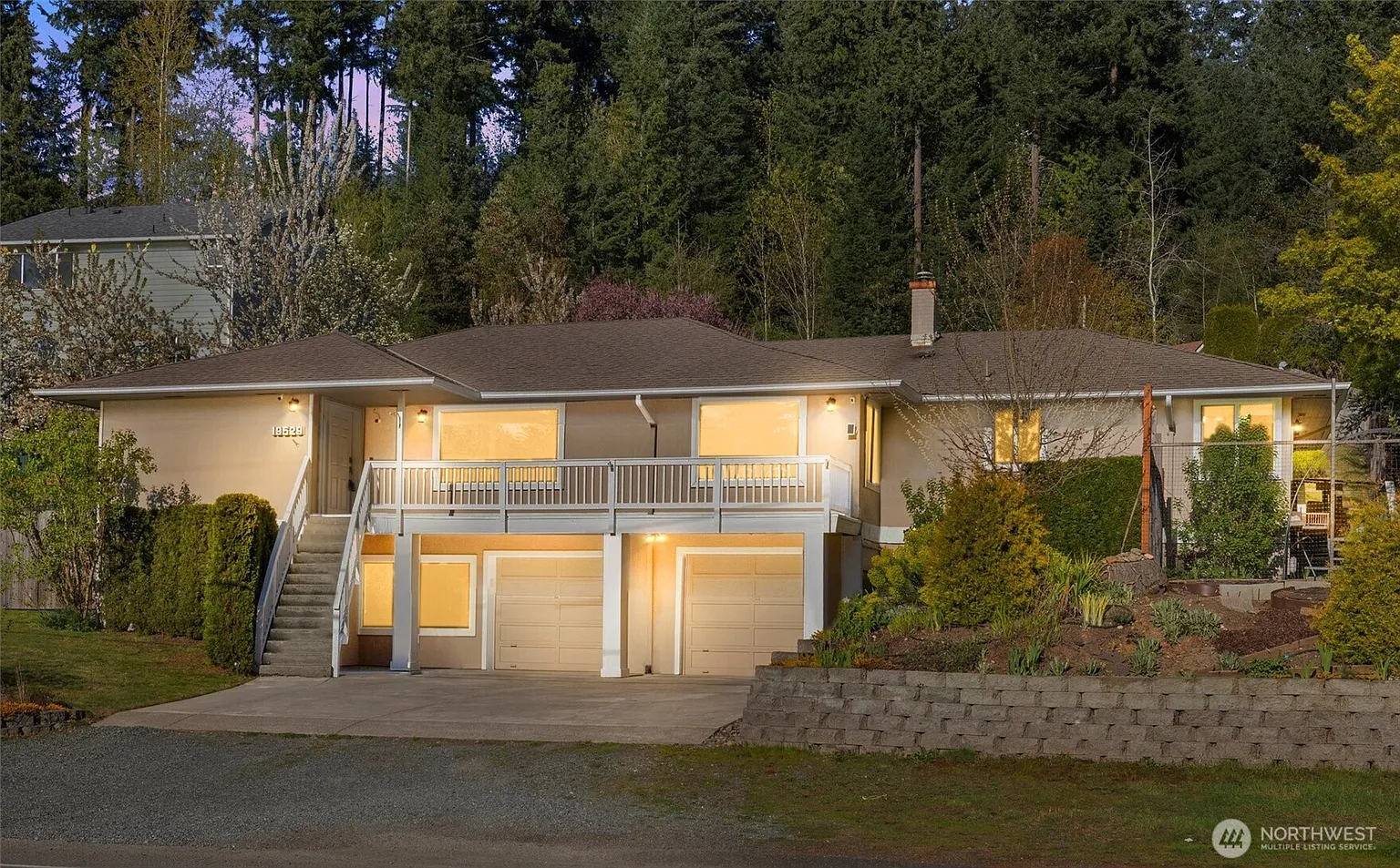19529 Locust Way photo 1