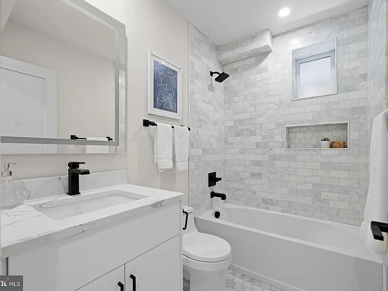 1318 Kenyon St NW — Photo 6