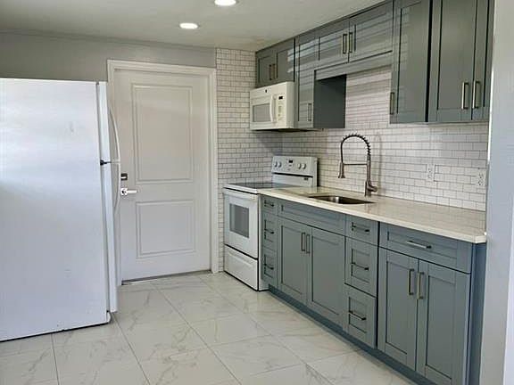 2nd image of 5317 Fleming ST