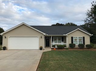 438 Mandys Meadow Dr, Inman, SC 29349