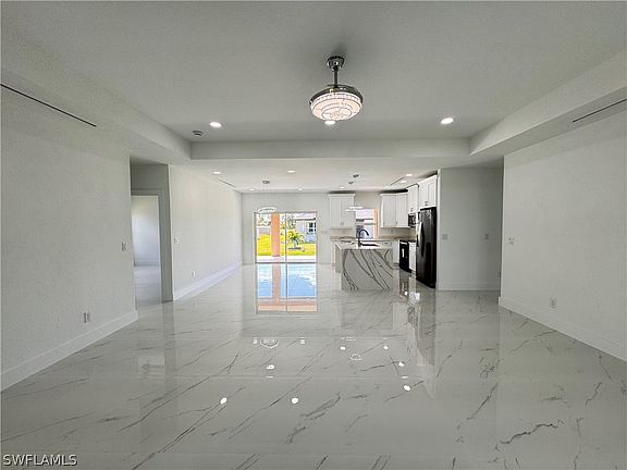 5th image of 4008 NE 10th Ave