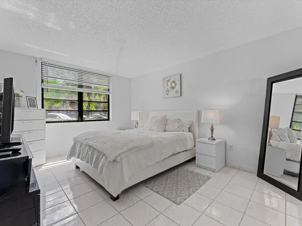 1101 Colony Point Circle #118, Pembroke Pines, FL 33026