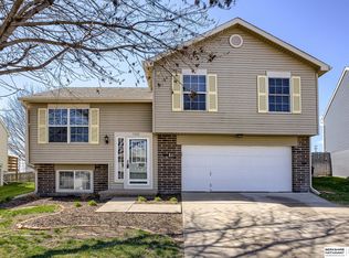 17729 Chandler St, Omaha, NE 68136