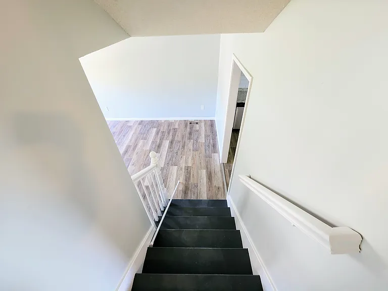 525 W Loula St #525 — Photo 2
