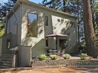 3121 SW Champlain Dr, Portland, OR 97205