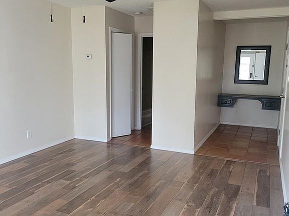 5th image of 213 Balboa Ave S #403-4