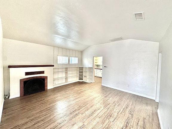 4th image of 3760-3764 28th St #3760