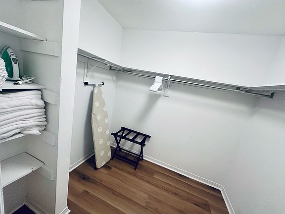 5th image of 200 Autumn Dr APT 8C