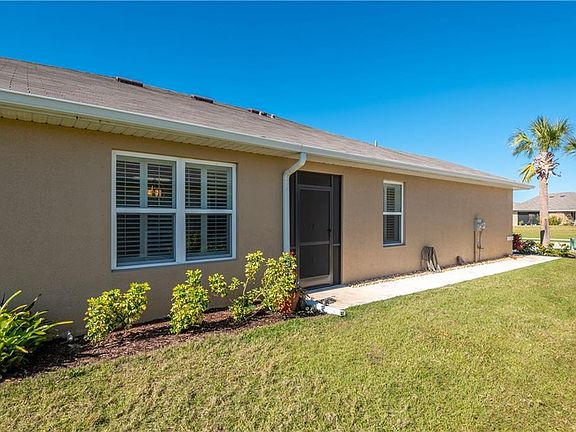 3rd image of 25512 E Lenox Cir