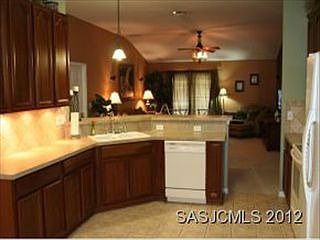5th image of 139 Prince Phillip Dr