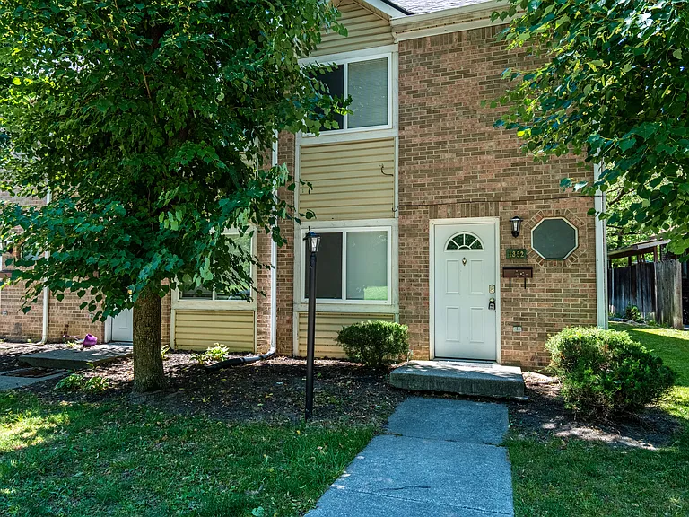 1315 S Senate Ave — Photo 16