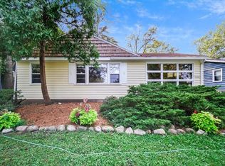 33300 N Greentree Rd, Grayslake, IL 60030