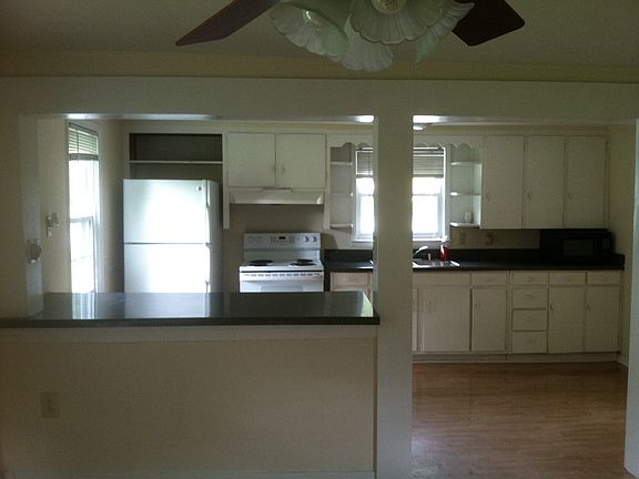 Kitchen with all appliances