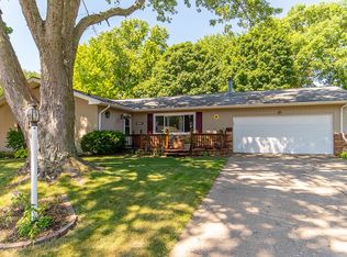 1709 Deppert Dr, Pekin, IL