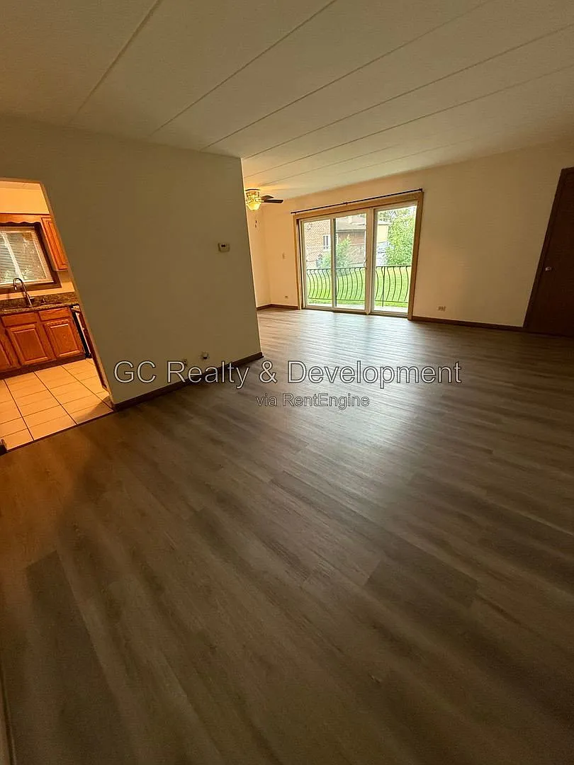 14810 Kenton Ave — Photo 3