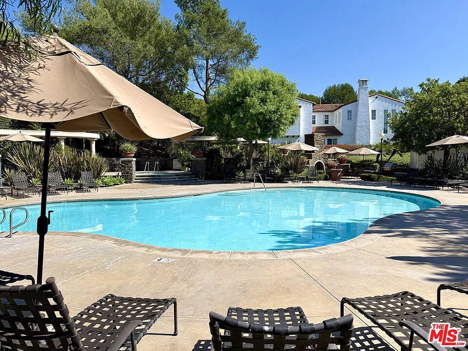 5 bed, 3.5 bath, 4024 sqft, $14,992 — Photo 4