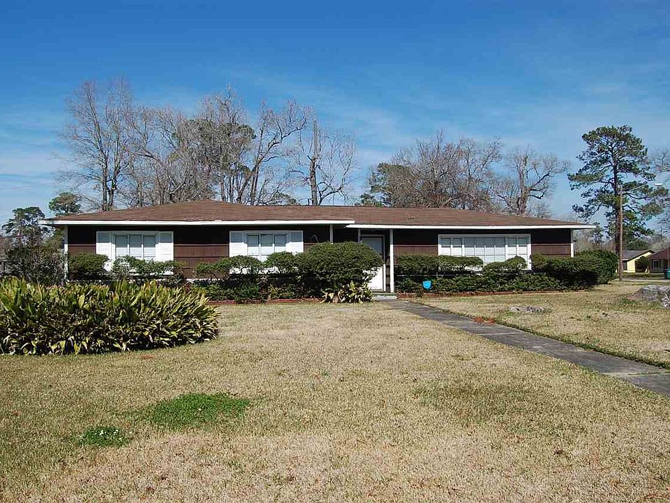 1st image of 3210 N Willowood Ln
