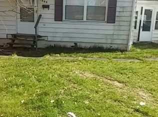 1064 Ray St, Akron, OH 44306