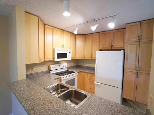 7602 York Ave S APT 7318, Edina, MN 55435