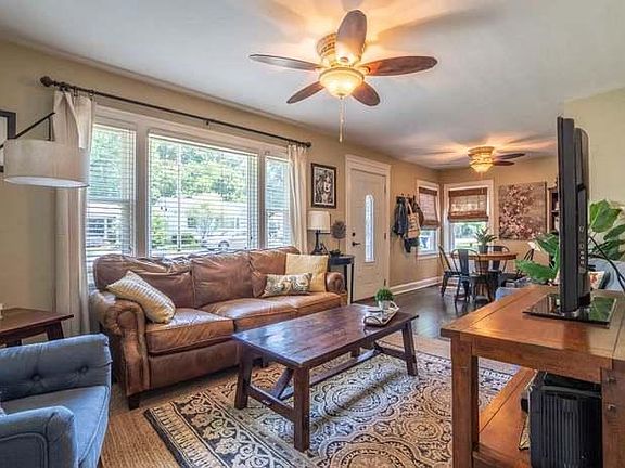 4th image of 1025 McElroy Way