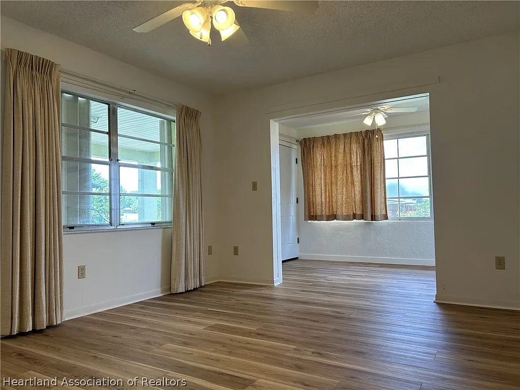 2 bed, 2.0 bath, 988 sqft, $1,350 — Photo 4