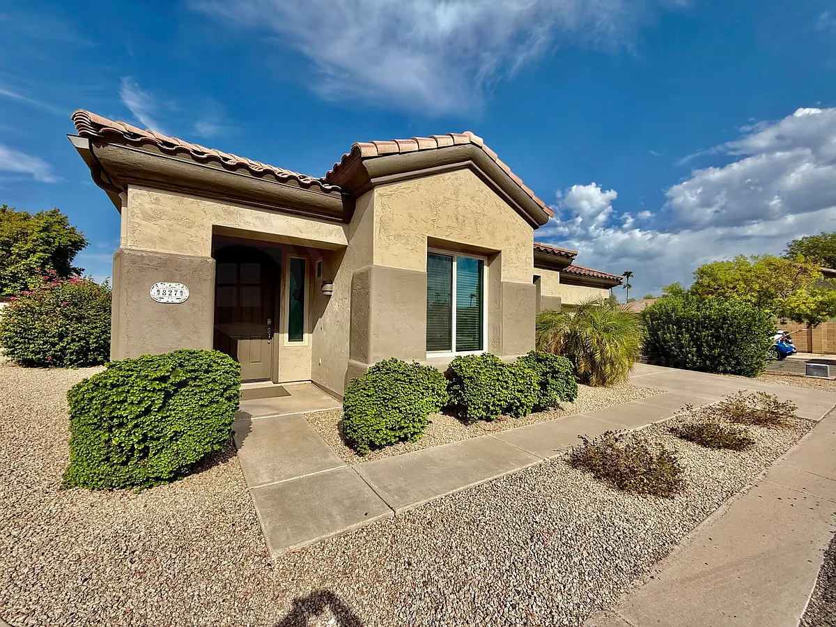 3 bed, 2.0 bath, 1436 sqft, $2,250 — Photo 2